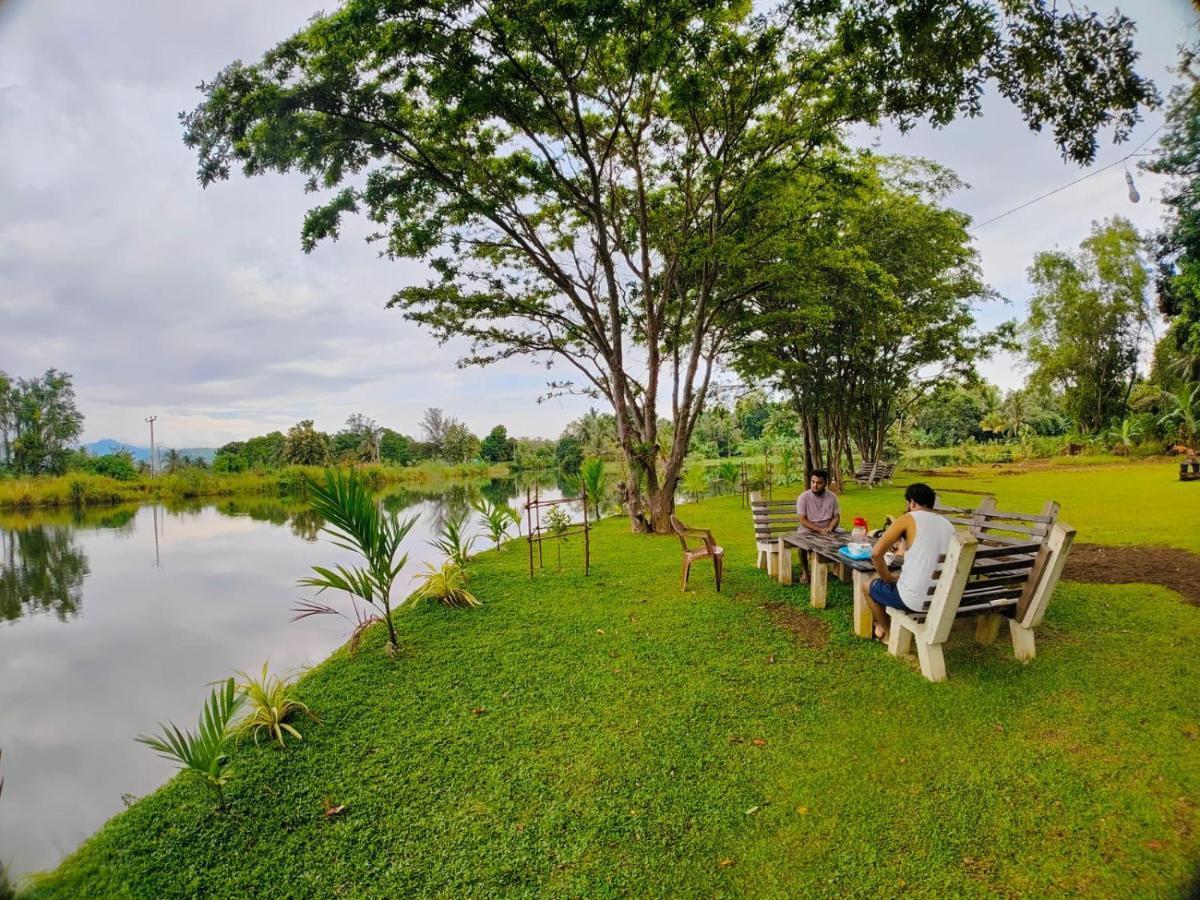 Canal Side Safari Resort Udawalawe Exterior foto